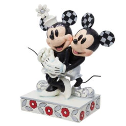 Enesco Jim Shore Disney 100 Years Of Wonder Mickey And Minnie Hugging Figurine, 7.25" -Hallmark Shop Jim Shore Disney Mickey Mouse and Minnie Mouse Figurine 6013198 03
